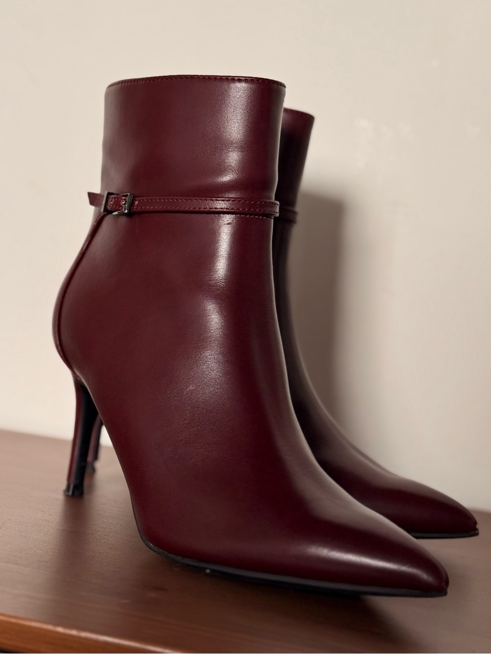 Calvin Klein Pointed Toe Ankle Boots in Burgundy Like New